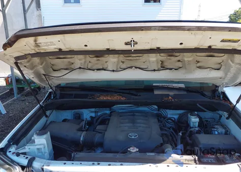 2018 Toyota Tundra Sr 5.7L V8 из США, поврежденный, VIN 5TFCY5F15JX023091